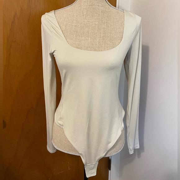 LULULEMON-Wundermost Ultra-Soft Nulu Square-Neck Long-Sleeve - Picture 7 of 8